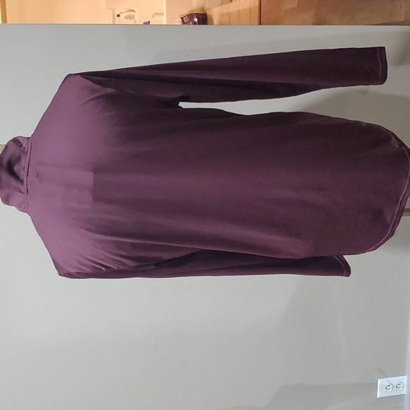 Spyder active NWT base layer burgandy long sleeve 1/4 zip - Picture 4 of 7